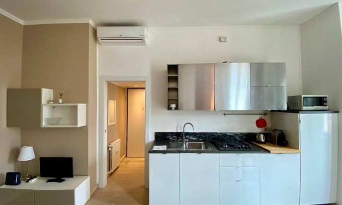 Acquabella Apartamento | Piazzale Susa Bright Flat with Veranda