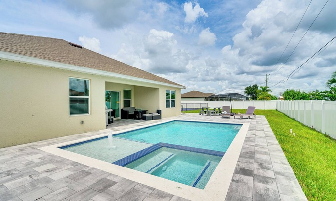 Mariner Casa | Pickleball Court, Saltwater Pool: Cape Coral Home!