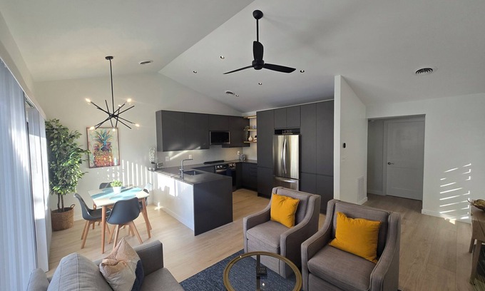 Bethany Beach Condominio | Pickleball Dream - All New, Modern Condo in Sea Colony. 10mins walk to the beach