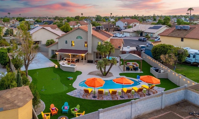Peoria Casa | Pickleball + Heated Pool & Spa | Sleeps 16