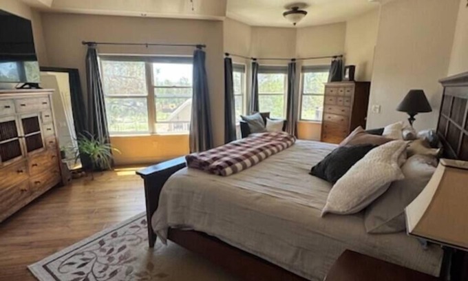 Colorado Springs Casa | Pickleball, Movie Theater, Family Resort Sleeps 14