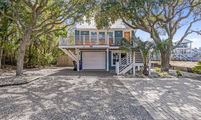 Carolina Beach Casa | ☀️Pickleball Paradise-Private Pool-Bikes-Pickleball Court-Pet Friendly☀️