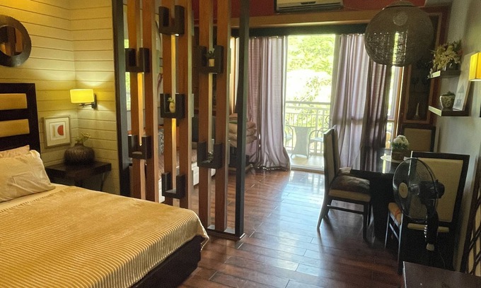 Metro Luzon Urban Beltway Condominio | Pico De Loro beach, Miranda B Condotel Rental with Wifi