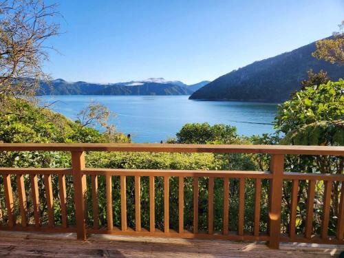 Whatamango Bay Apartamento | Picton Paradise Cottages