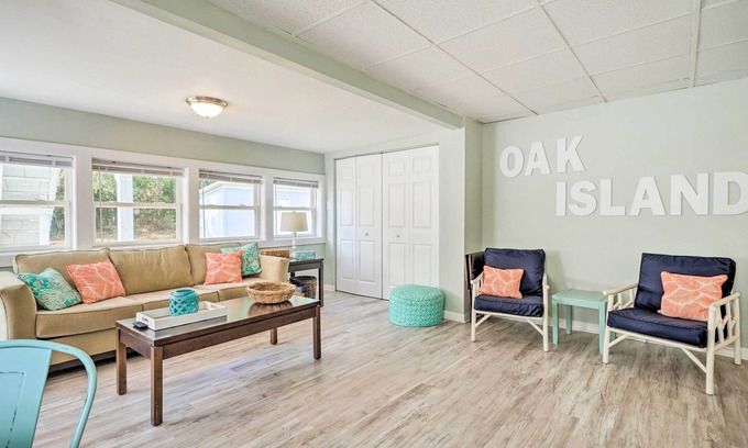 Tranquil Harbour Casa | Picturesque Duplex Unit, 1/2 Mi to the Beach!