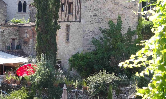 Saint-Cirq-Lapopie Casa | Pintoresca casa y jardín en Historic Village