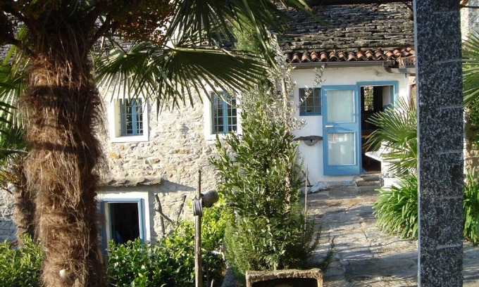 Donego Casa | Casa pintoresca con una maravillosa vista del lago Maggiore
