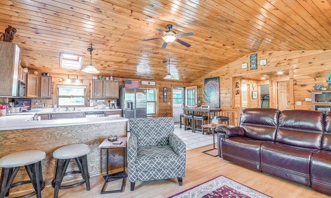 Town of Schroeppel Casa | Picturesque Phoenix Vacation Home on Oswego River!