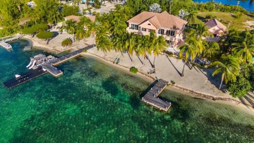 North Side Casa | Pieces of Eight LUXE 6BR