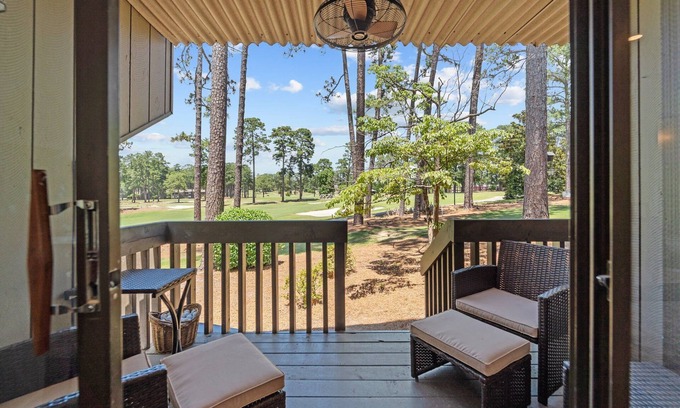 Pinehurst Apartamento | Pied-à-terre Pinehurst Golf-Front Apartment Sleeps 4