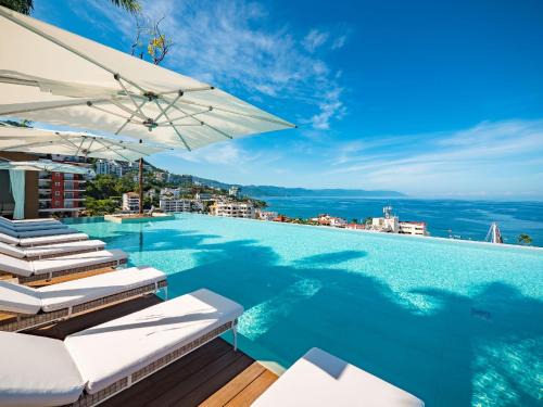 Romantic Zone Casa | PIER 57 - 608 New & Luxurious 2 BR Romantic Zone