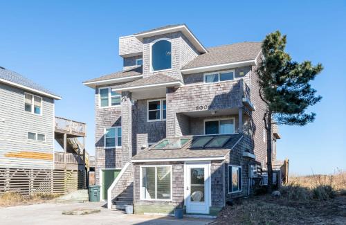 Nags Head Casa | Pier House - K1009, Unique Oceanfront Retreat in Nags Head, Indoor Pool!