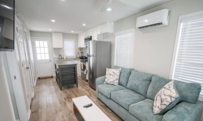 Kure Beach Cabaña | Pier View 2 - Beautifully Renovated 2-bedroom Cottage. Enjoy the Local Charm of Pleasure Island! 2 Cottage by Redawning