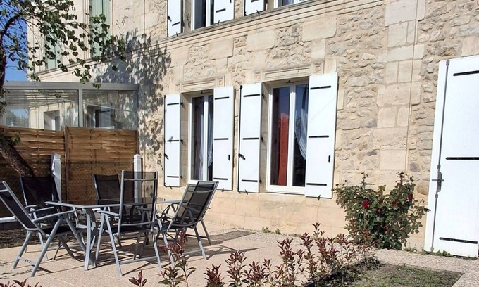 Valeyrac Casa | Pierres d'Estuaire - 3-star gîte 2025 between vineyards, ocean and river.