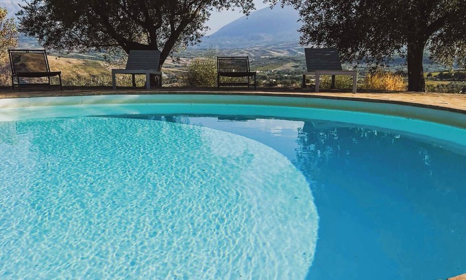 Torre de' Passeri Apartamento | Pietra Pizzuta, Country House "Gran Sasso" in the heart of Abruzzo. 1 pool
