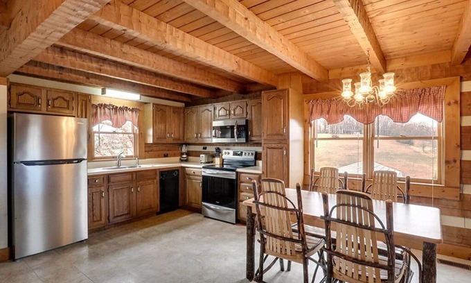Kodak Cabina | Pigeon Forge - FIVE MINUTES TO BUCCEES - 3 Bedroom - Sleeps 8
