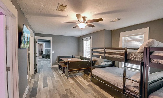 Kodak Cabina | Pigeon Forge - Hatters Hide A Way - 3 Bedroom - Sleeps 12