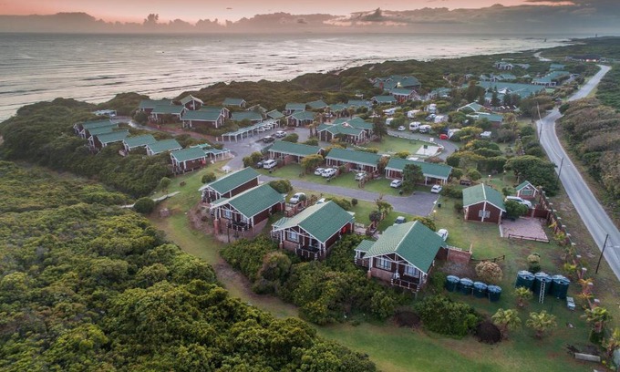 Port Elizabeth Complejo | Pine Lodge Resort