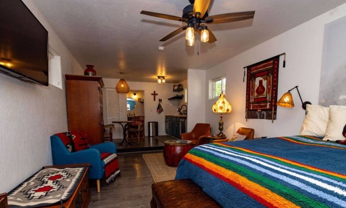 Prescott Casa | *Pine Needle Retreat *Fireplace *Romantic Getaway