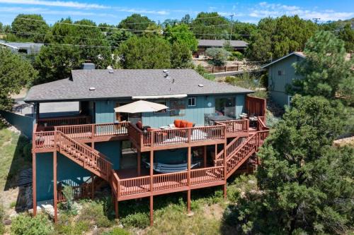 Prescott Casa | Pine Nest Retreat Saloon and Scenic Views