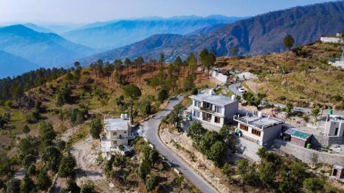 Tehri Cama Y Desayuno | Pine tales