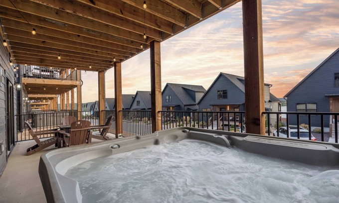 Hollister Casa | Pineapple Shores - Stay for 14