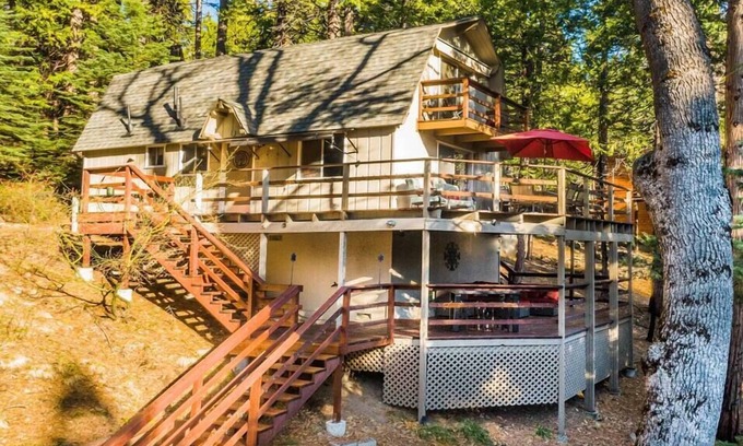 Cold Springs Cabina | Pinecrest Hideaway! Cozy cabin near Dodge Ridge Ski Resort and Pinecrest Lake