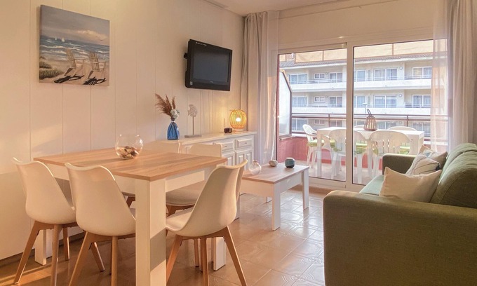 L'Estartit Apartamento | Apartamento Pineda con piscina. 2 Habitaciones en primera línea de mar.