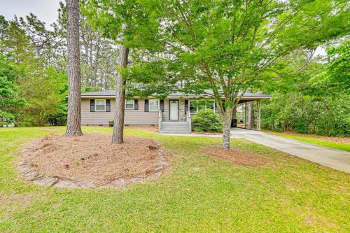 Pinehurst Casa | Pinehurst Home with Deck Less Than 2 Mi to Golf Course!