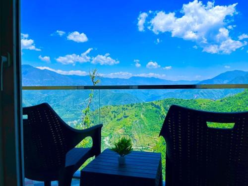 Mussoorie Hotel | Pinerock Resort ! Luxury! Mountain View! Open Terrace ! Cafeteria