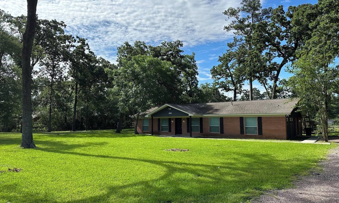 Spring Casa | Pinewoods Hideaway – Quiet Comfort Near It All