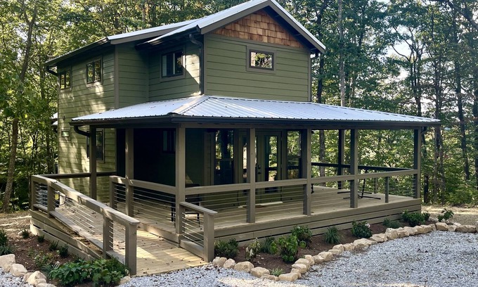 Monteagle Cabina | Piney House at The Retreat at Sunset Bluff