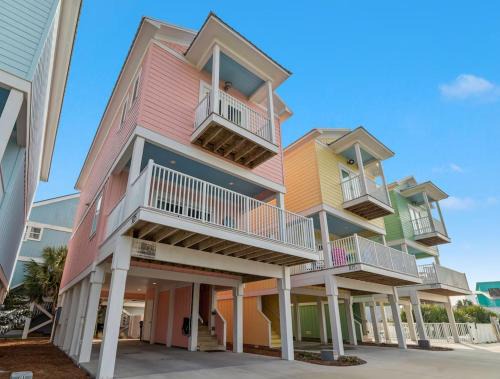 Gulf Shores Casa | Pink Bungalow w Private Beach! Girls Getaway!
