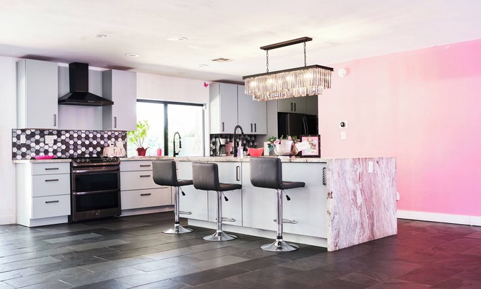 Shea North Estates Casa | Pink House w/pool/ hot tub/Grill Girls night, Scottsdale 15min awy from Old Town