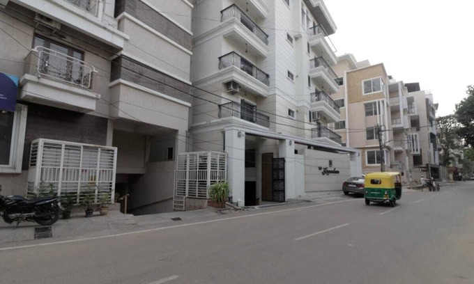Pulikeshi Nagar Cama Y Desayuno | Pink Petals - Hermoso apartamento de servicio en el centro de Bangalore, cerca de MG Road