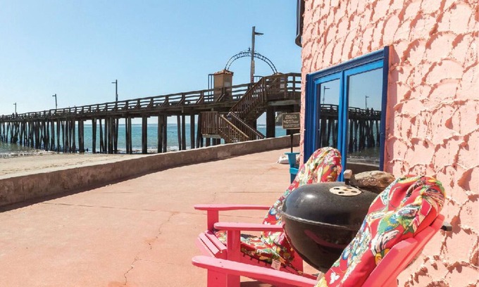 Capitola Apartamento | Pink Venetian (Lower Unit)