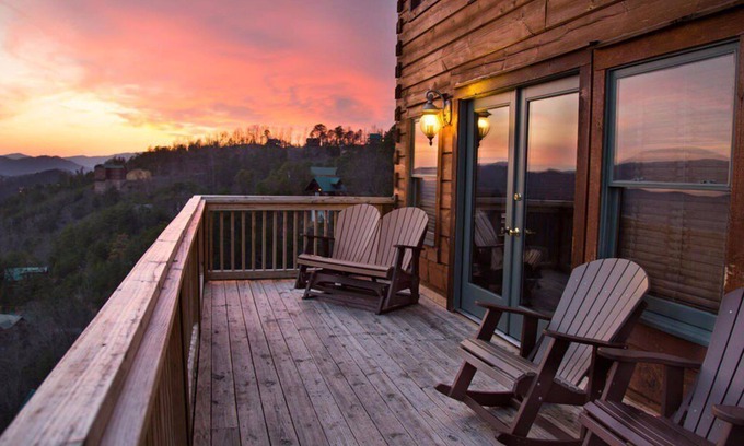 Gatlinburg - Pigeon Forge Cabina | PinnacleView: POOL, Breathtaking Views, Movie Room, Games, Hot Tub, Wifi