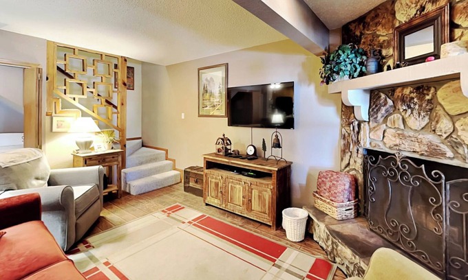 Ruidoso Condominio | Pinon Park C11 | Cozy, Fireplace, Great Location