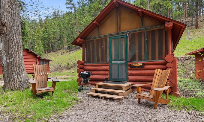 Cheyenne Crossing Cabina | Cabina pionera Por Spearfish Creek