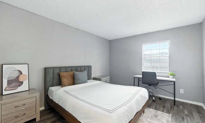 South Arlington Apartamento | Pioneer Creek 410C I Comfy 2 Bed 1.5 Bath