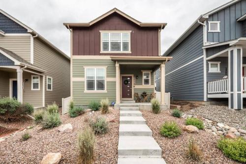Central Colorado Springs Casa | Pioneer Retreat - Downtown High-End Haven