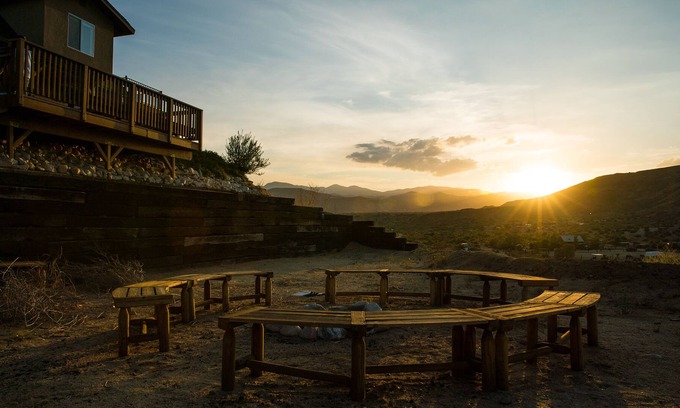 Pioneertown Cabina | Cabina Pioneertown, caminar a Pappy y Harriets