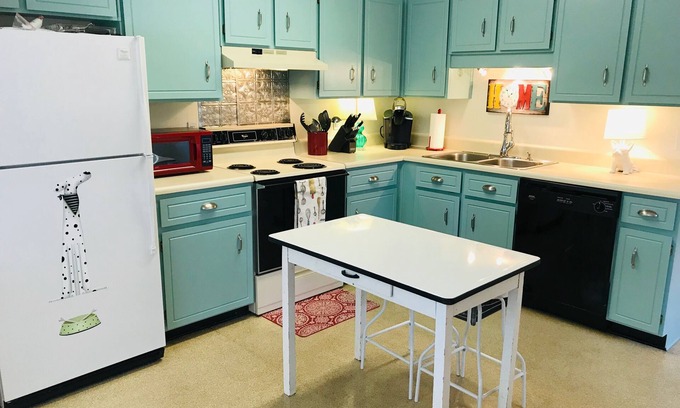 Aiken Casa | Piper Flat, Cozy, Comfy & Sparkling Clean