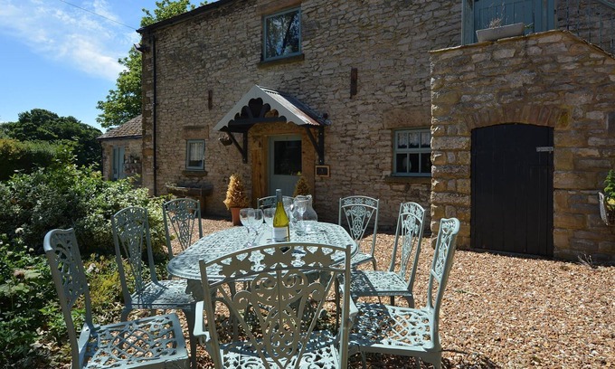 Bakewell Cabaña | Pippinwell - a stunning barn conversion for eight with on-site swimming near Bakewell
