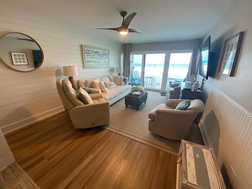 Sunnyside Casa | Pirate Cove Villas #111 by Emerald Coast Retreats