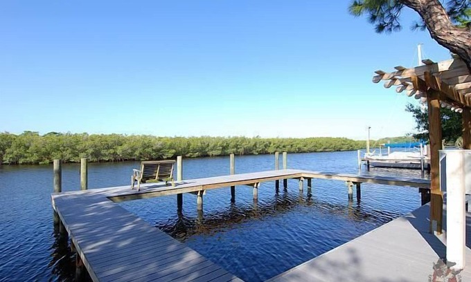 Ruskin Cabaña | Pirate's Pointe Resort
