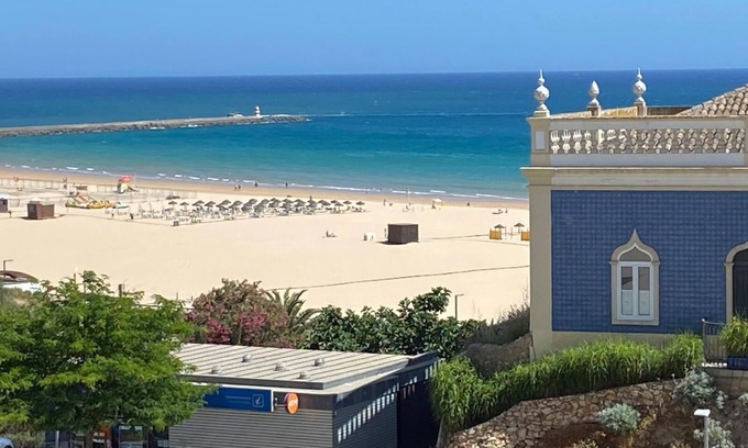 Praia da Rocha Apartamento | Pisces - 50m from the Beach. 2 bedrooms, 2 WC, AC, WiFi, Sea View, Park