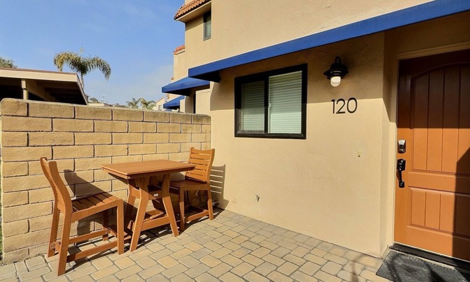 Downtown Condominio | Pismo Shores #120 - corner unit with ocean views