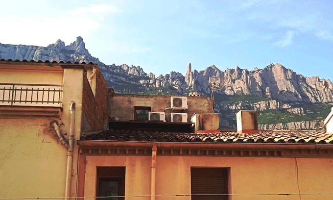 Monistrol de Montserrat Apartamento | piso con desayuno incluido y vistas a la montaña.