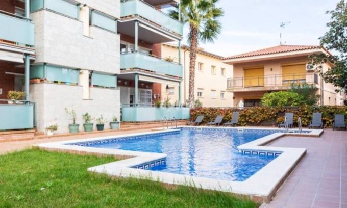 Sant Cugat del Valles Apartamento | Piso con piscina para 5 personas
